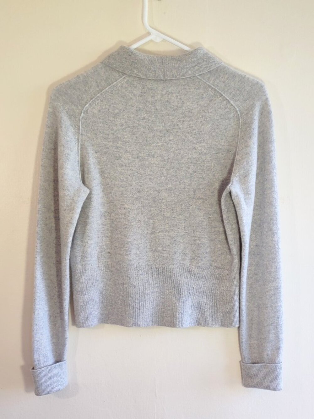 Club Monaco Cashmere Sweater Medium Classic Luxe Quiet Luxury Minimalist Capsule - Picture 7 of 12